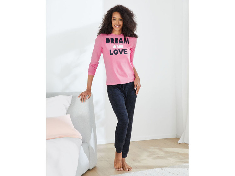 بلوز صورتی آستین بلند طرح Love and Dreams برند اسمارا سایز 46/48 62 تنخور لباس