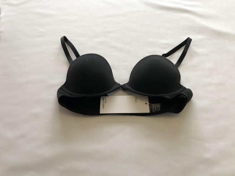 سوتین زنانه اسفنجی فنر دار برند M&S پک 3 تایی سفید و مشکی 126 مشکی روبرو