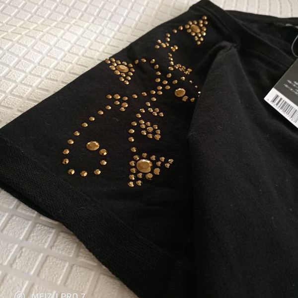 تیشرت زنانه آستین کوتاه طرح گل در سر شانه برند esmara 270 گل سر شانه