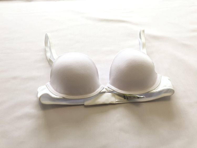 سوتین زنانه اسفنجی فنر دار برند M&S پک 3 تایی مشکی و سفید بدون پل سایز بزرگ 318 رنگ سفید