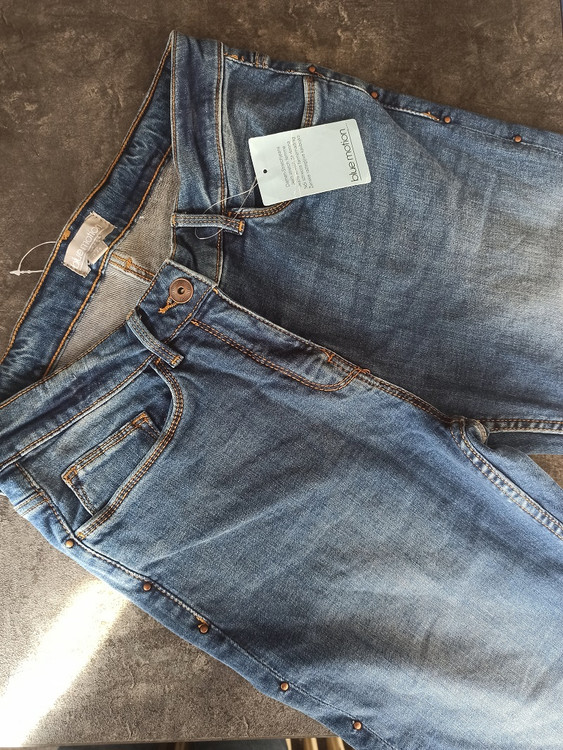 شلوار جین بغل کار شده-طرح3